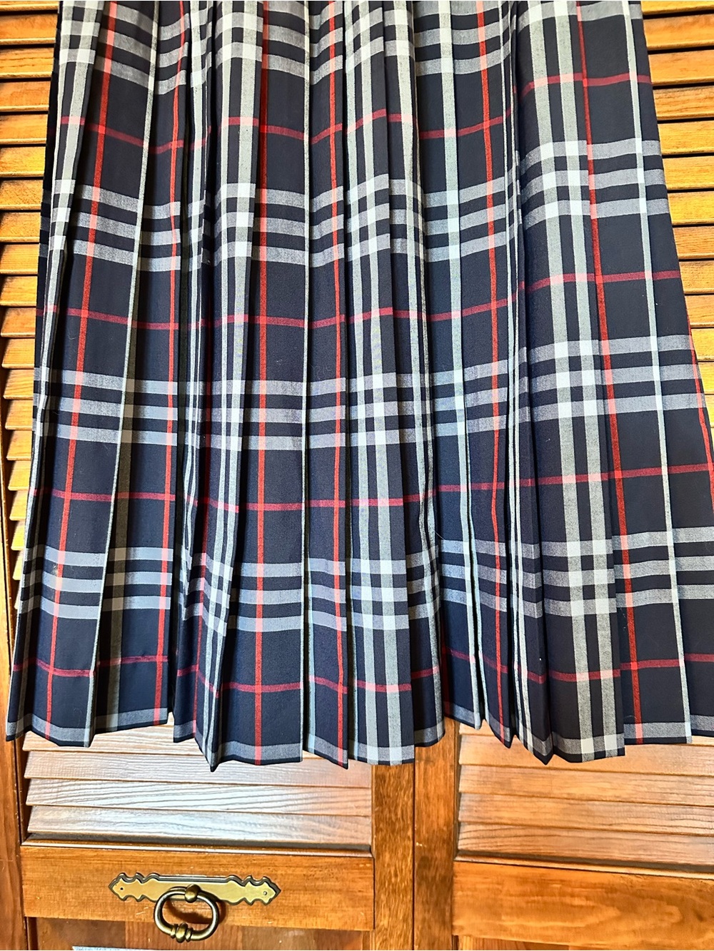 Vintage 1980s Burberrys Designer Navy, Gray & Red Pleated Wool Skirt size 4 - Picture 7 of 12